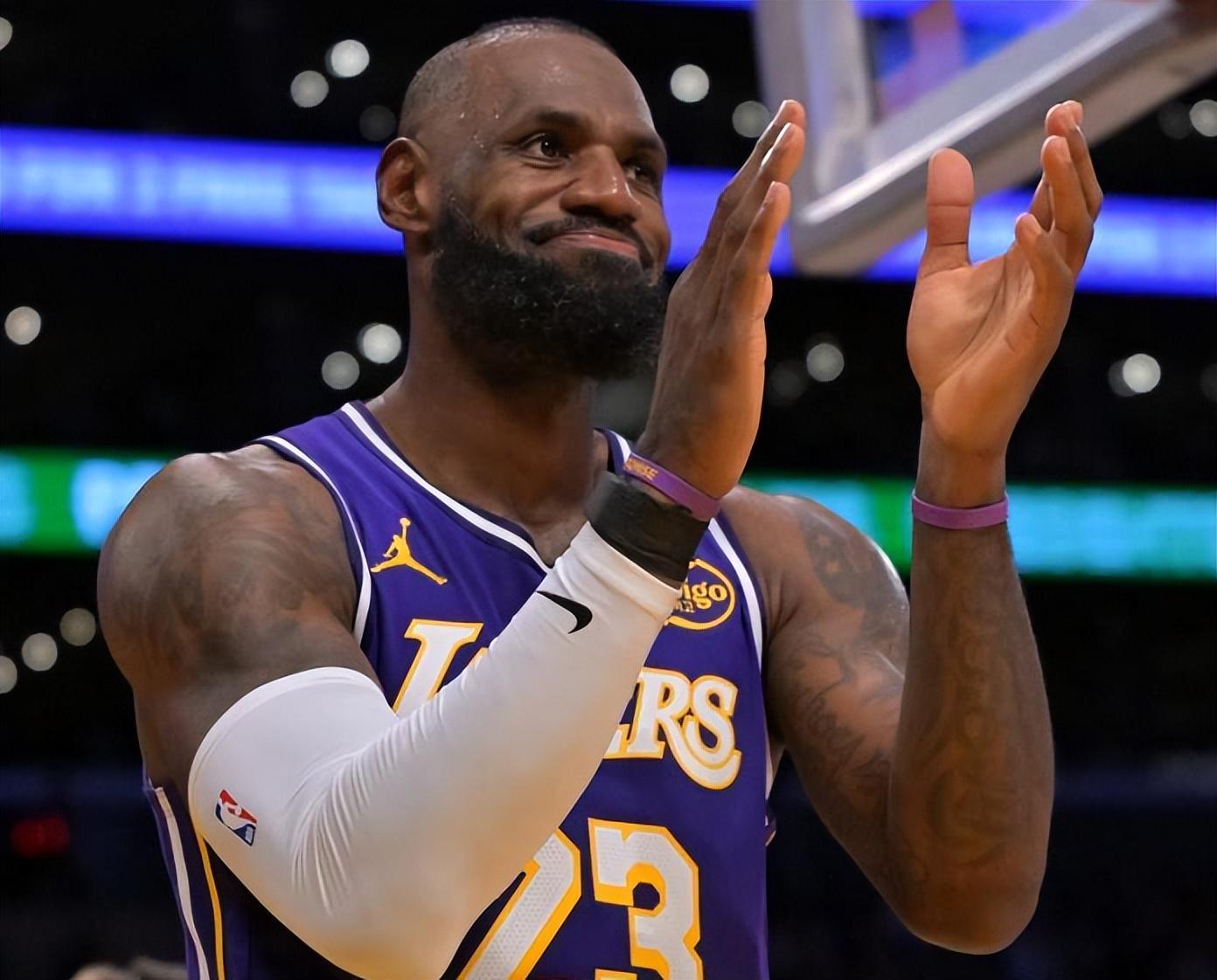 开云体育app-NBA今日里程碑！大帝超越大梦，哈登超越一哥，老詹2600记三分球